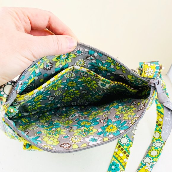 Vera Bradley Lizzy Crossbody – Lemon Parfait Pattern - Picture 3 of 9
